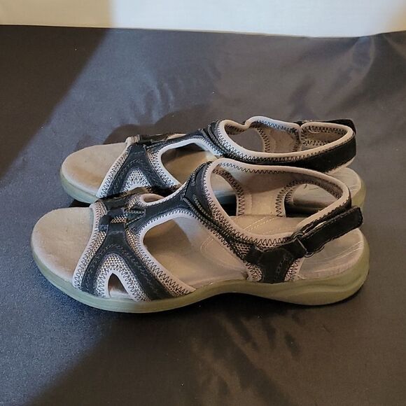 CLARKS IN MOTION COMFORT WALKING WOMEN"S SANDAL - Picture 8 of 12